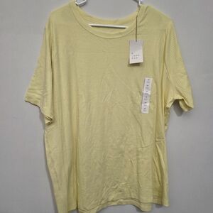 Womans Size 2XL NWT Yellow Short Sleeve Shirt A New Day Brand